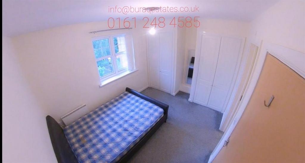 Neat single bedroom with a fitted wardrobe, neu...