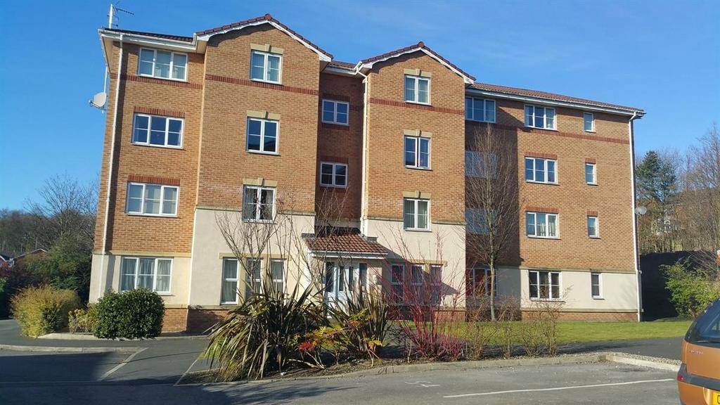Well-maintained three-storey brick apartment bu...