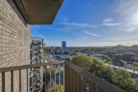 2 bedroom flat to rent, Maud Street, Canning Town, London, E16