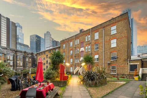 undefined, Goulston Street, London, E1