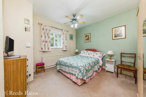 2 bedroom semi-detached house for sale, Knowsley Road, Cheshire SK11