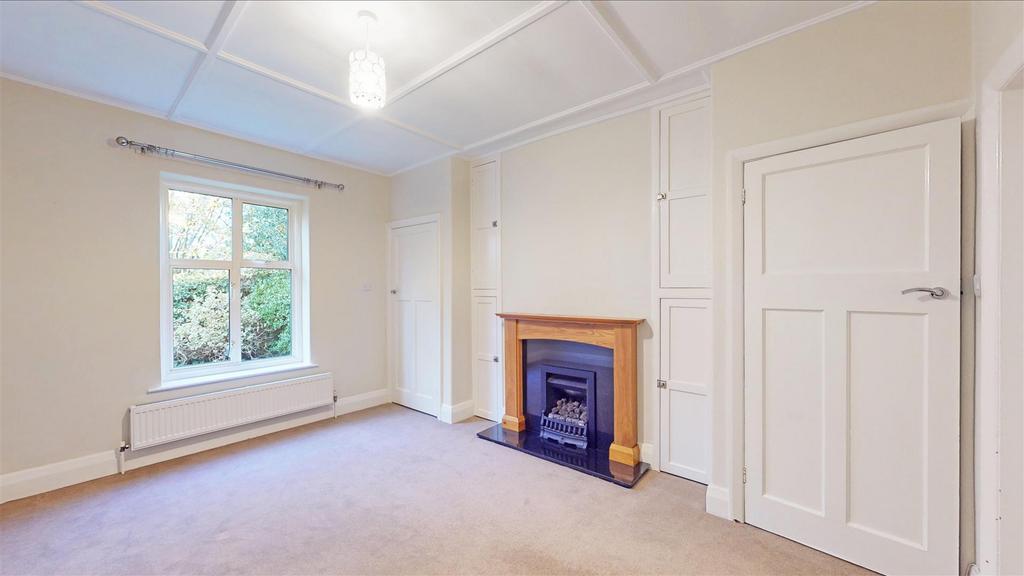 Riverside Close 1 Living Room.jpg