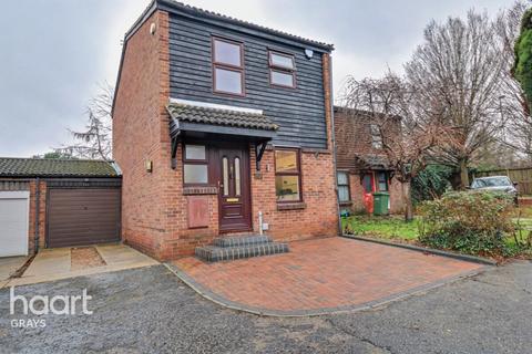 Erith Court, Purfleet