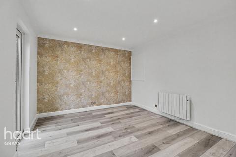 3 bedroom semi-detached house for sale, Erith Court, Purfleet