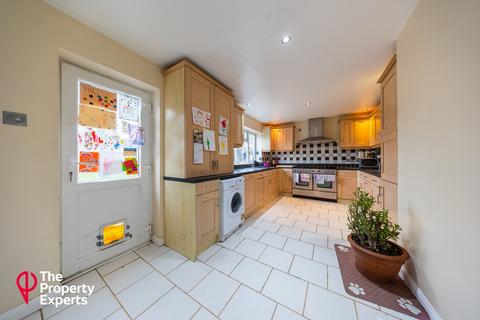 5 bedroom semi-detached house for sale, Rochester Avenue, Woodley, RG5