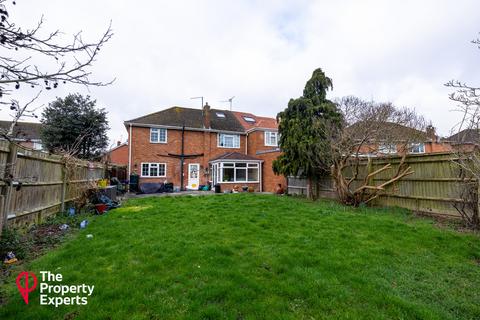 5 bedroom semi-detached house for sale, Rochester Avenue, Woodley, RG5