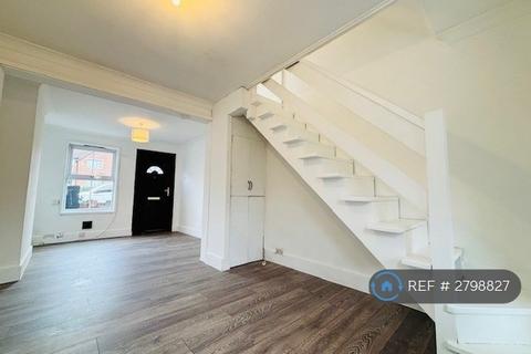 2 bedroom terraced house to rent, Colne Bank Avenue, Colchester, CO1
