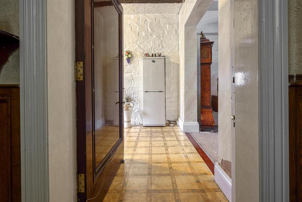 Bryn Hall, Bryn Gates Lane, Bamfurlong-17.jpg