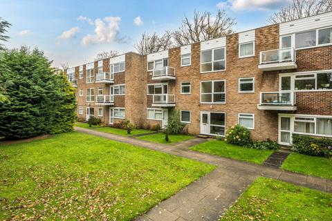 2 bedroom flat for sale, Garden View Court, Roundhay, Leeds, LS8