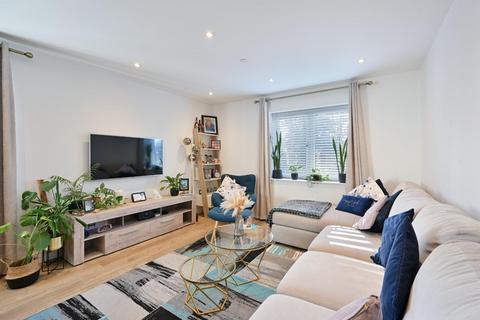 2 bedroom flat for sale, Ceres Crescent, Epsom