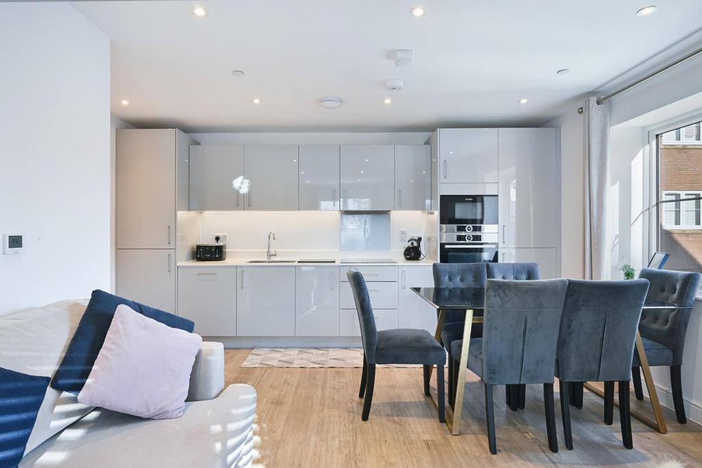 Ceres crescent