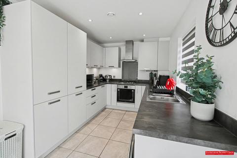 4 bedroom detached house for sale,  macauley drive, eastbourne BN23