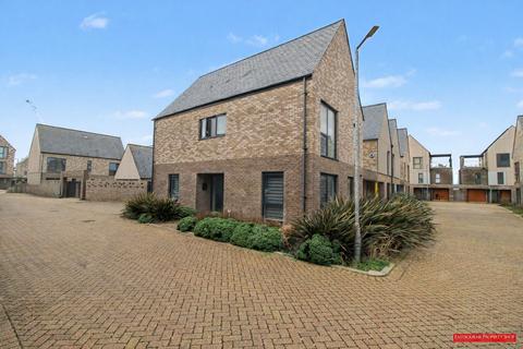 4 bedroom detached house for sale,  macauley drive, eastbourne BN23