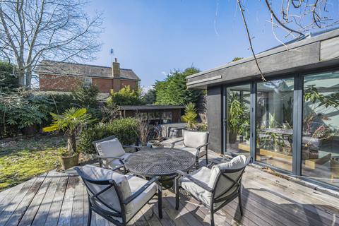 undefined, Brighton Road, Addlestone, Surrey, KT15