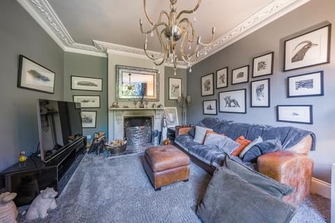5 bedroom house for sale, Brighton Road, Addlestone, Surrey, KT15