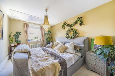 5 bedroom house for sale, Brighton Road, Addlestone, Surrey, KT15