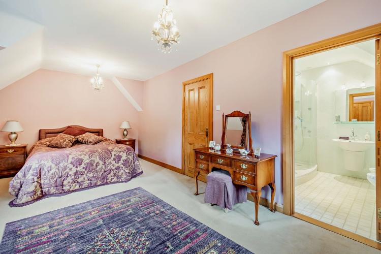 8573230-interior4...