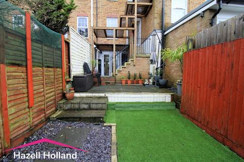2 bedroom terraced house for sale, Oakleigh Close, Swanley