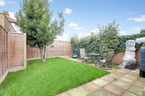 2 bedroom end of terrace house for sale, Broadoak Avenue, Enfield, EN3