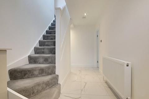 2 bedroom end of terrace house for sale, Broadoak Avenue, Enfield, EN3