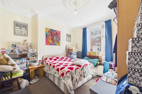 2 bedroom apartment for sale, Laet Street, North Shields