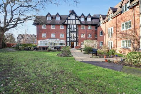 Manor Road North, Hinchley Wood, KT10