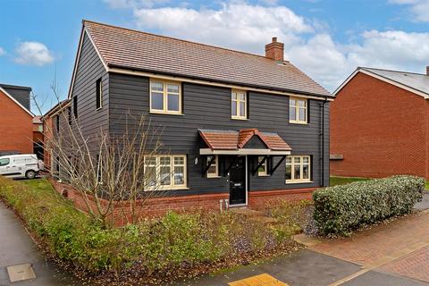 4 bedroom detached house to rent, Milvus Road, St. Albans