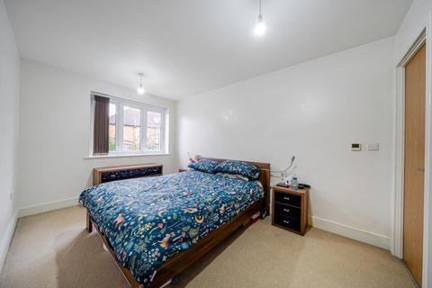 2 bedroom apartment for sale, Corbins Lane, Harrow