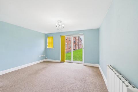 2 bedroom flat to rent, Willow Tree Close, Lincoln