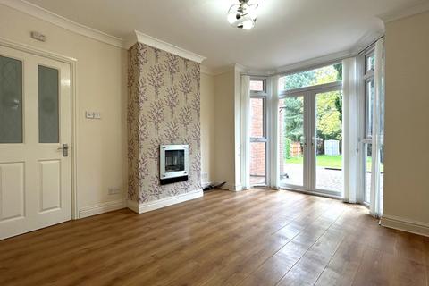 4 bedroom semi-detached house to rent, Delves Crescent, Walsall, West Midlands, WS5