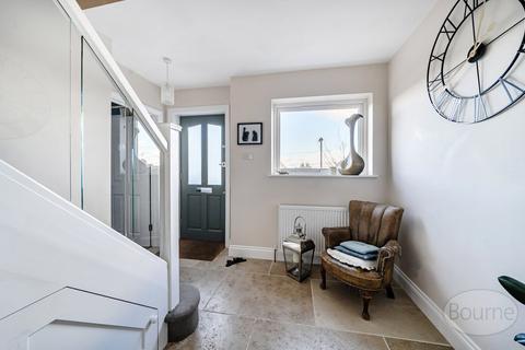 3 bedroom semi-detached house for sale, Cobbetts Way, Farnham, Surrey, GU9