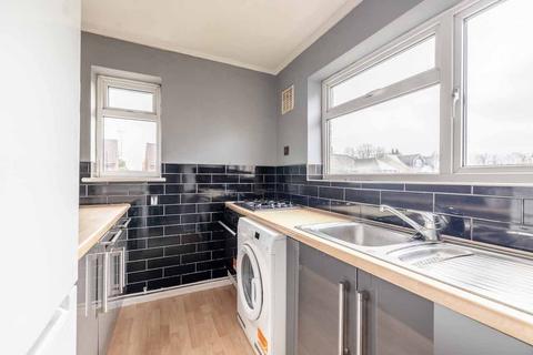 2 bedroom maisonette for sale, Heathway, Iver SL0