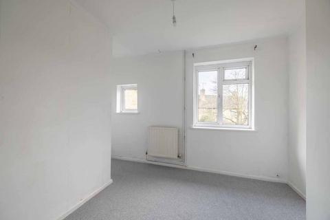 2 bedroom maisonette for sale, Heathway, Iver SL0
