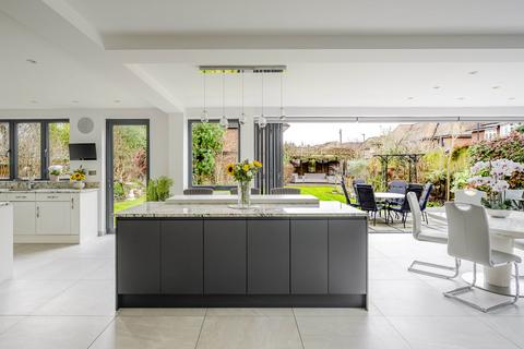 4 bedroom detached house for sale, Village Road, Enfield, EN1