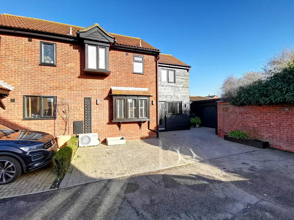 3 Bedroom Semi Detached for Sale