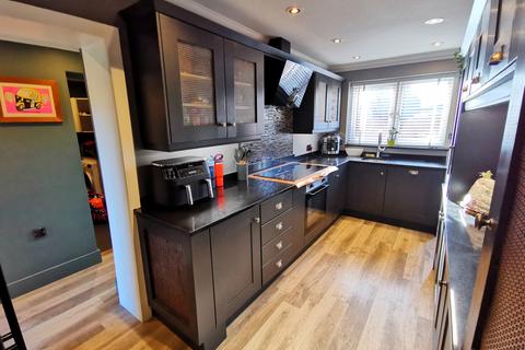3 bedroom semi-detached house for sale, Chatsworth Road West Mersea, CO5