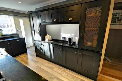 3 bedroom semi-detached house for sale, Chatsworth Road West Mersea, CO5