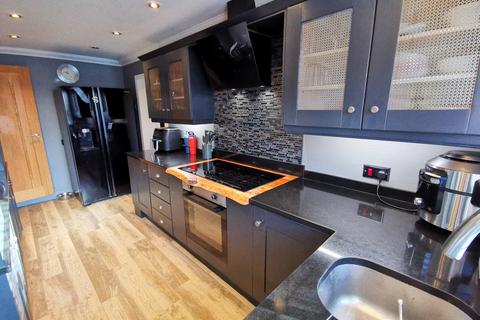 3 bedroom semi-detached house for sale, Chatsworth Road West Mersea, CO5