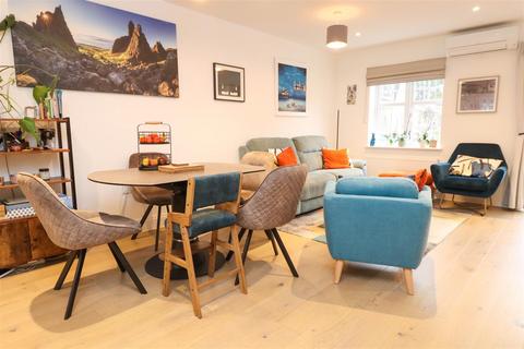 3 bedroom terraced house for sale, Red Cedar Avenue, Fleet GU51