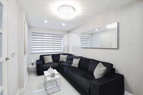 4 bedroom semi-detached house to rent, Westmacott Drive, Feltham TW14