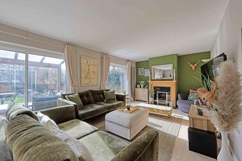 4 bedroom detached house for sale, Ray Park Road, Maidenhead, SL6
