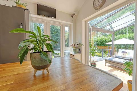 4 bedroom detached house for sale, Ray Park Road, Maidenhead, SL6