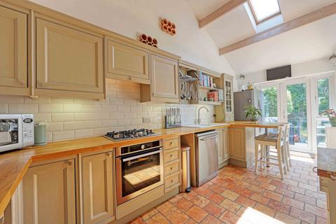 4 bedroom detached house for sale, Ray Park Road, Maidenhead, SL6