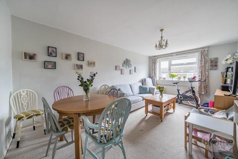 undefined, Queens Court Ride, Cobham, Surrey, KT11