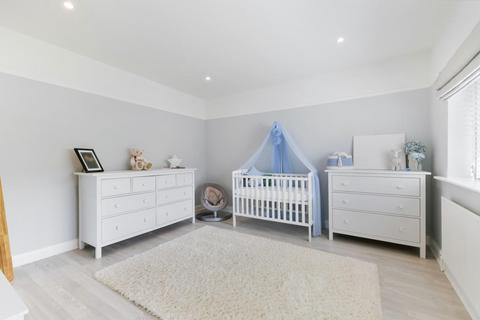 2 bedroom maisonette for sale, Ewell By Pass, Ewell Village