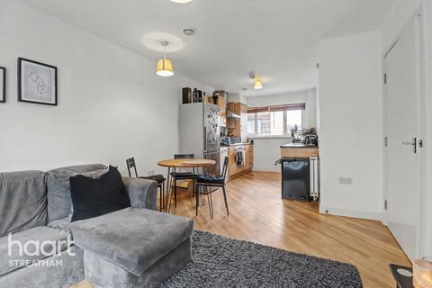 2 bedroom apartment to rent, Tooting High Street, London SW17