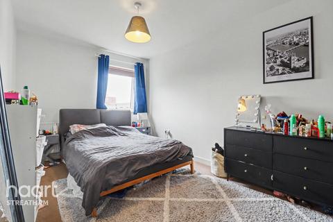 2 bedroom apartment to rent, Tooting High Street, London SW17