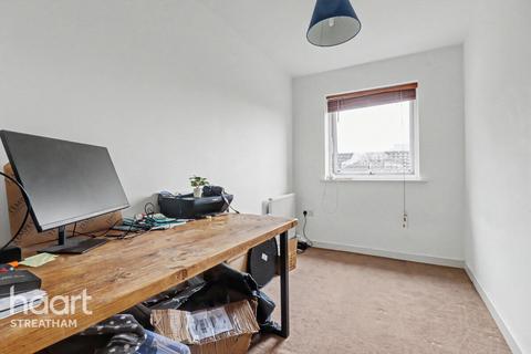 2 bedroom apartment to rent, Tooting High Street, London SW17