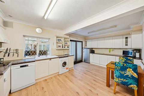 3 bedroom end of terrace house for sale, Morris Gardens, Dartford