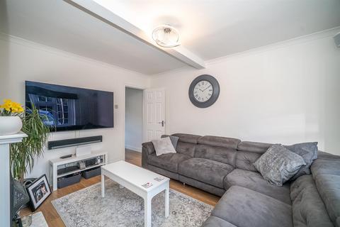 3 bedroom semi-detached house for sale, Boxted Road, Hemel Hempstead, Hertfordshire, HP1 2QU